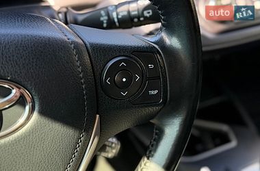 Внедорожник / Кроссовер Toyota RAV4 2017 в Шептицькому