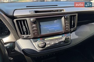 Внедорожник / Кроссовер Toyota RAV4 2017 в Шептицькому