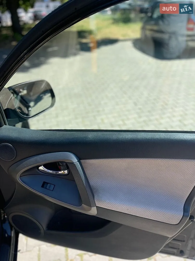 2010 Toyota RAV 4 - мініатюра 12