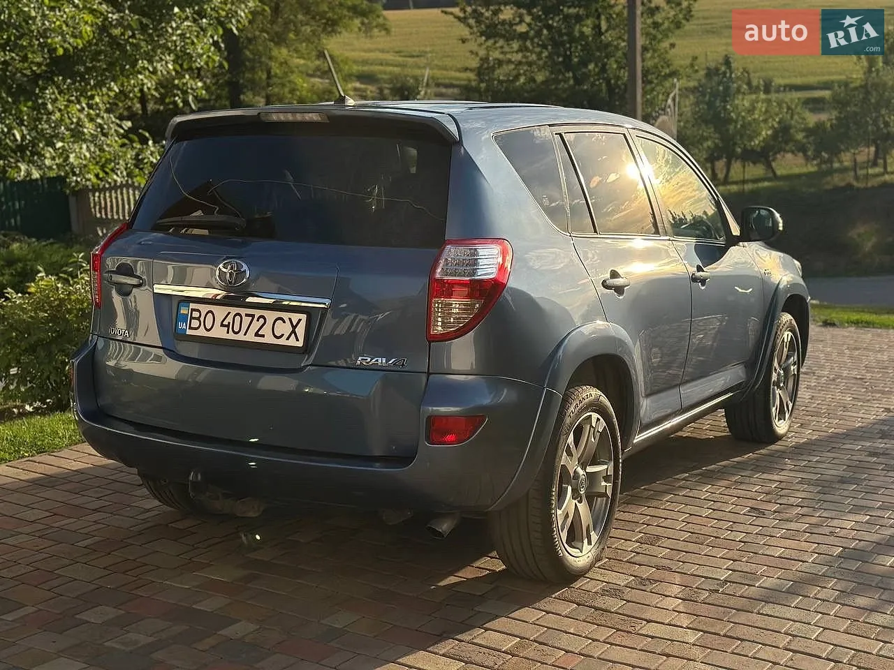 2010 Toyota RAV 4 - мініатюра 4