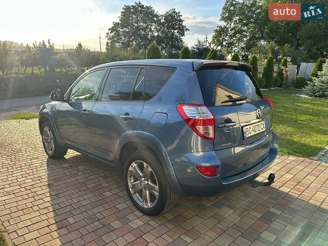 2010 Toyota RAV 4 - мініатюра 2