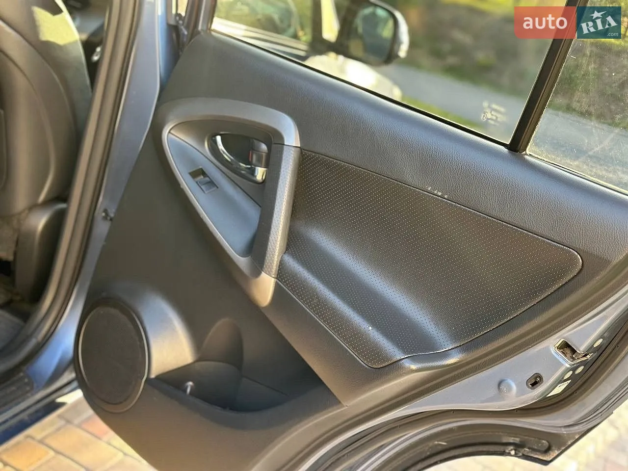 2010 Toyota RAV 4 - мініатюра 28
