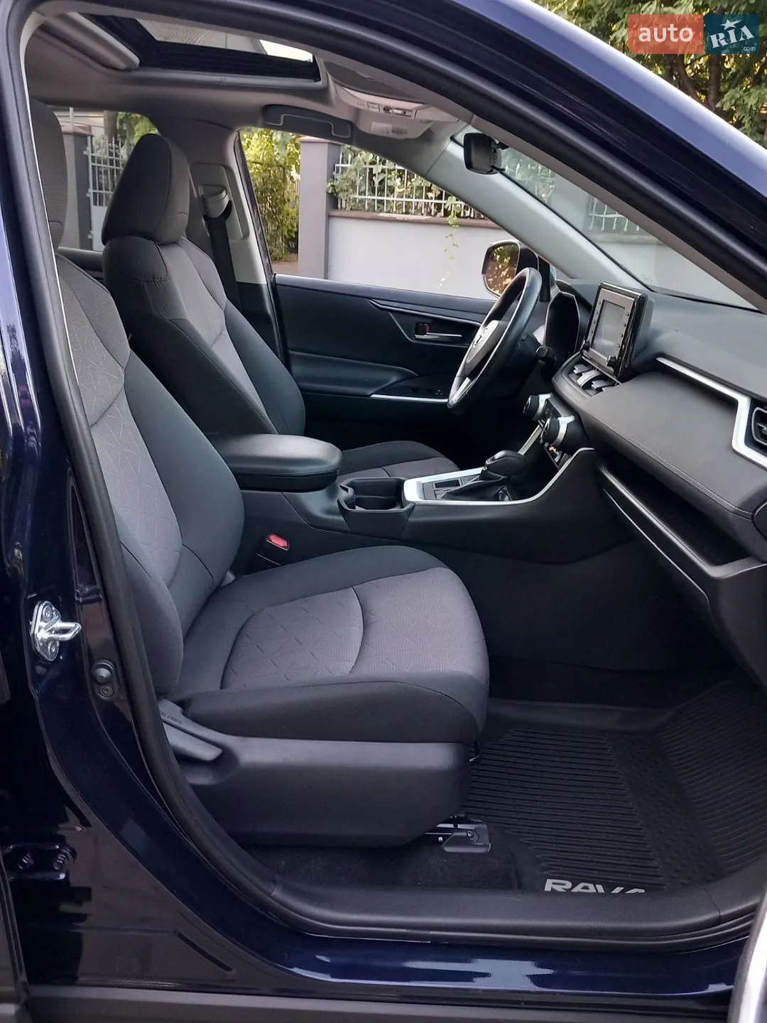 2019 Toyota RAV 4 - мініатюра 11