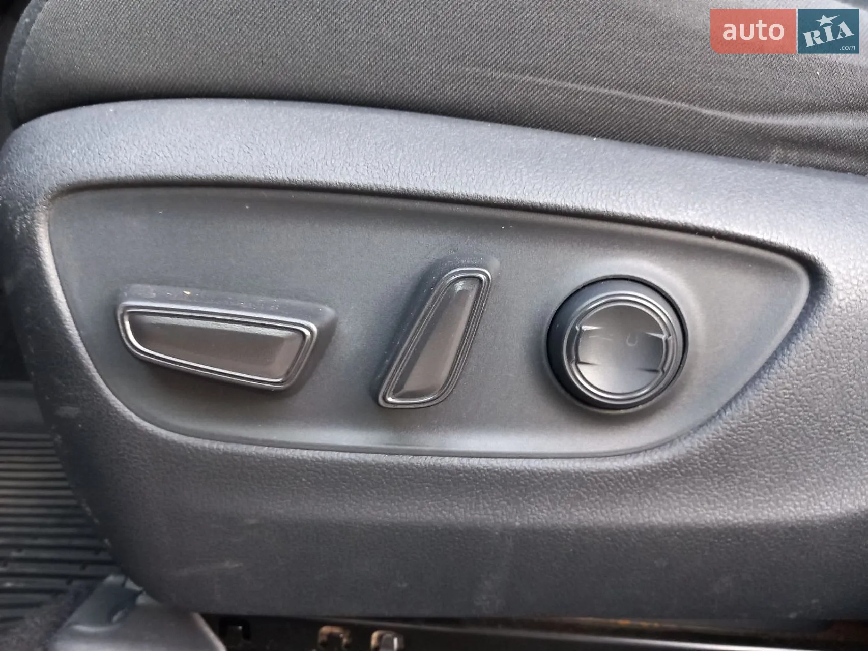 2019 Toyota RAV 4 - мініатюра 19