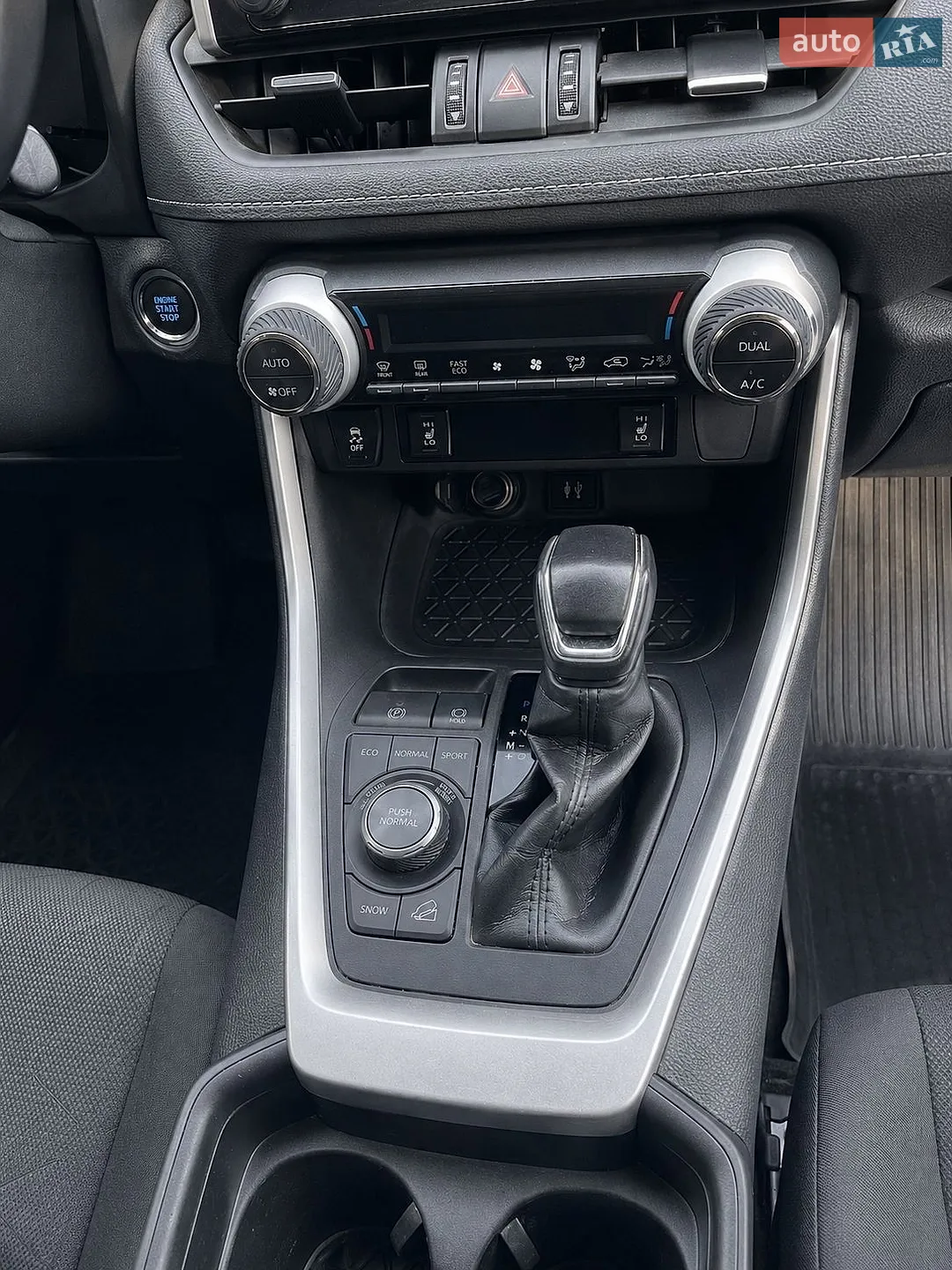 2019 Toyota RAV 4 - мініатюра 8