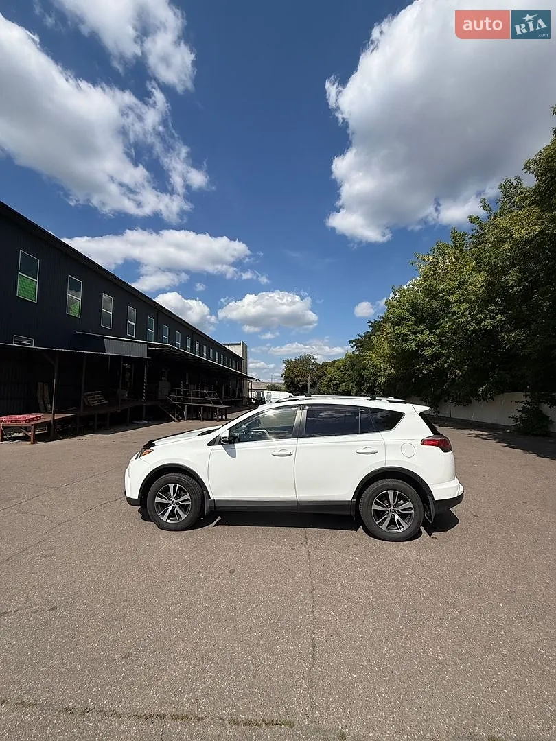 2016 Toyota RAV 4 - мініатюра 4