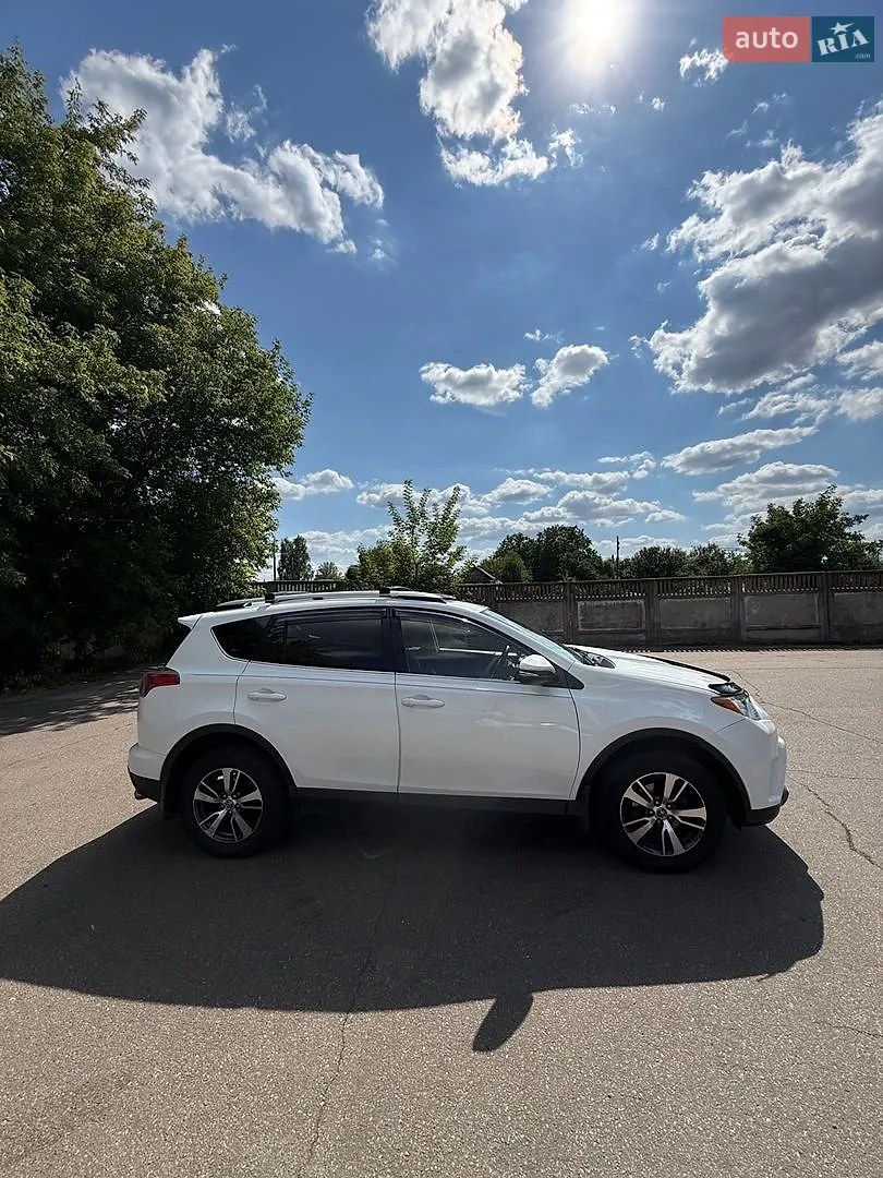 2016 Toyota RAV 4 - мініатюра 12