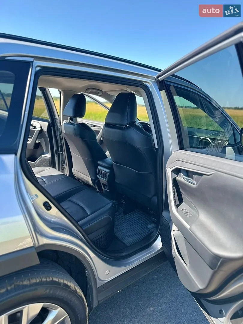 2021 Toyota RAV 4 - мініатюра 12