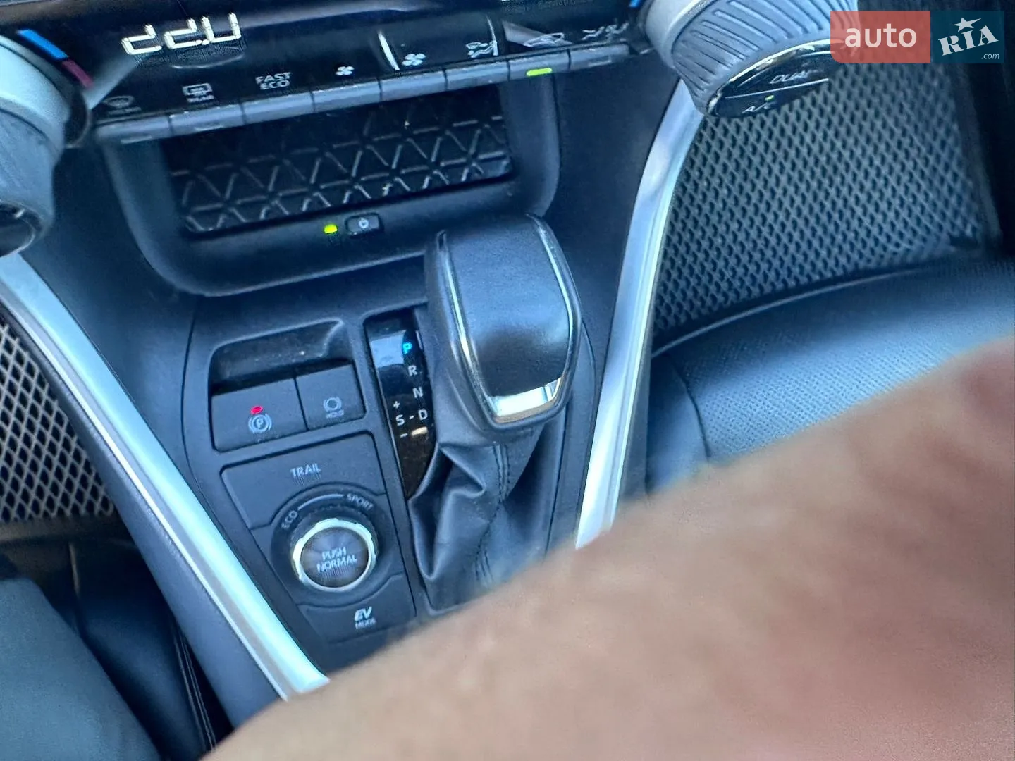 2021 Toyota RAV 4 - мініатюра 33