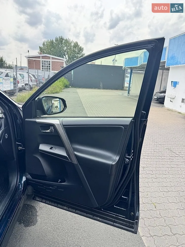 2017 Toyota RAV 4 - мініатюра 8