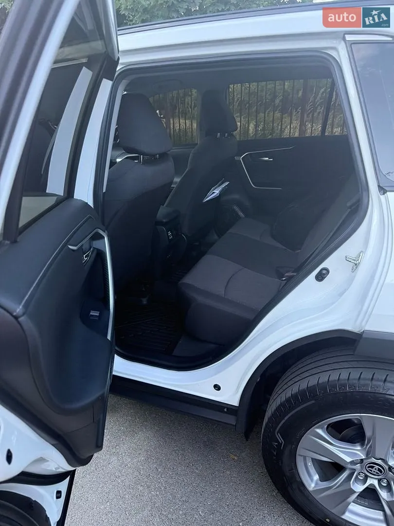 2023 Toyota RAV 4 - мініатюра 10