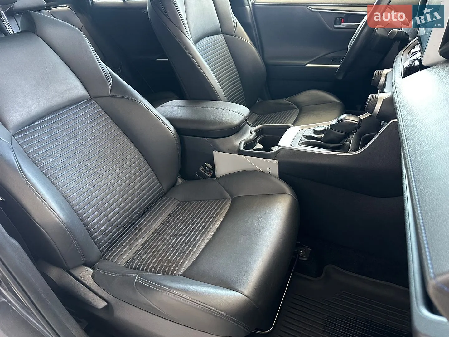 2021 Toyota RAV 4 - мініатюра 19
