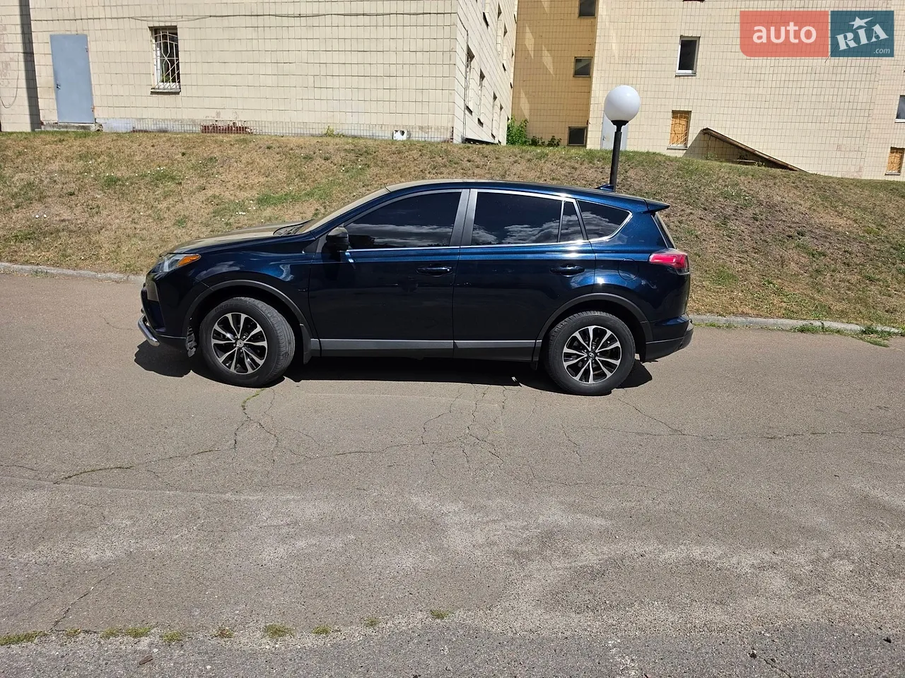 2016 Toyota RAV 4 - мініатюра 16