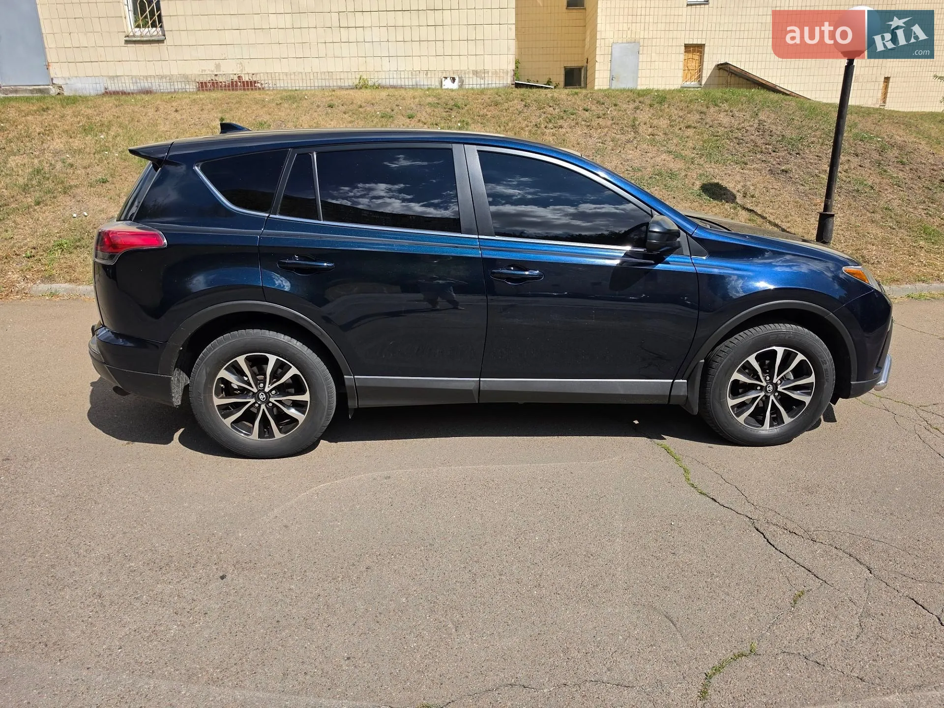 2017 Toyota RAV 4 - мініатюра 3