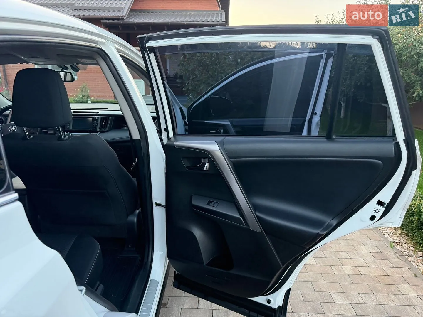 2017 Toyota RAV 4 - мініатюра 29
