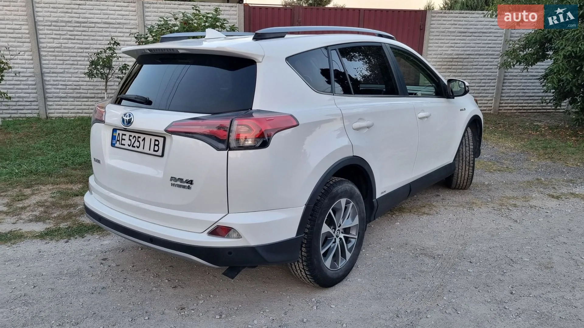 2017 Toyota RAV 4 - мініатюра 2
