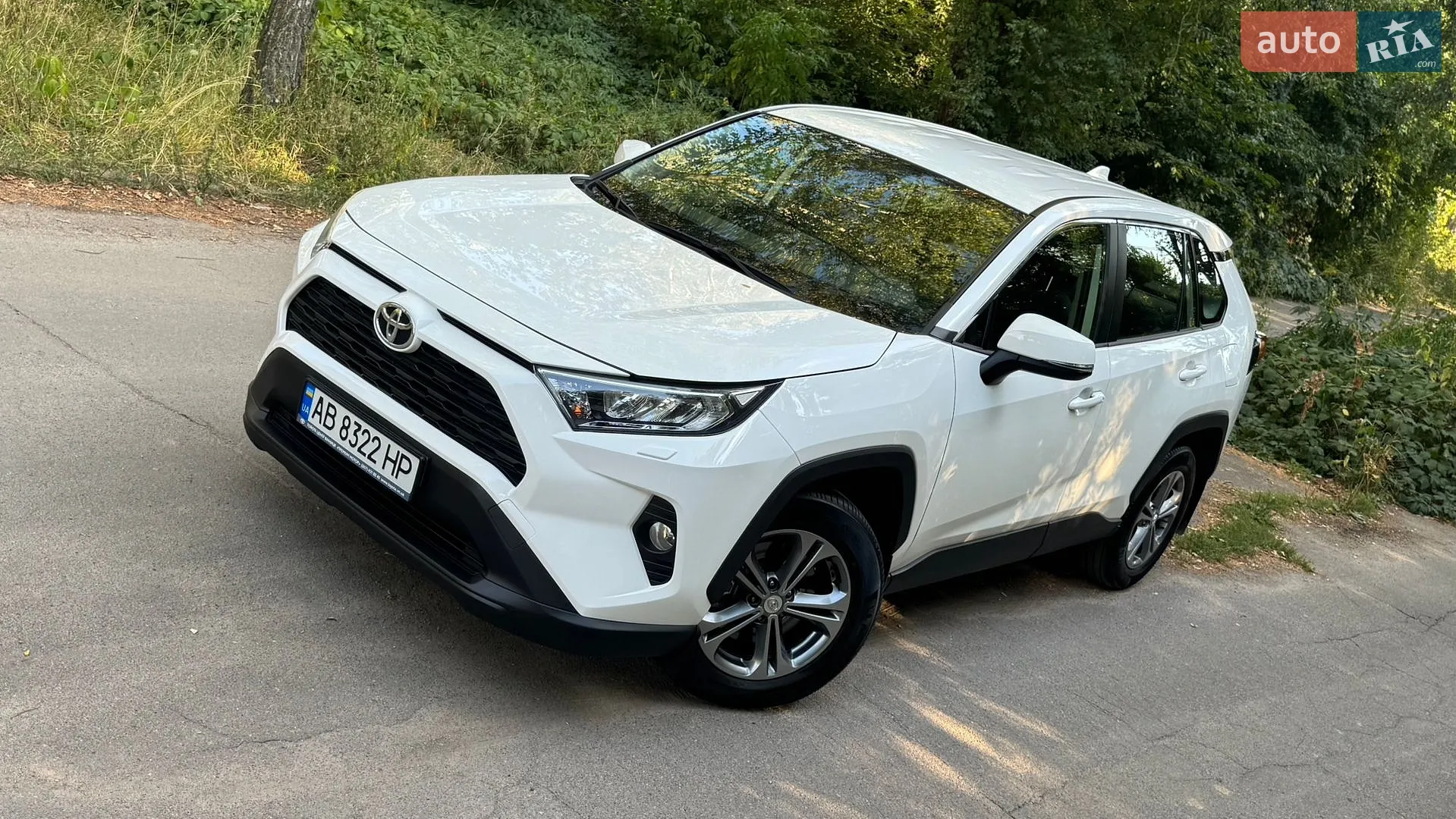 2020 Toyota RAV 4 - фото 1