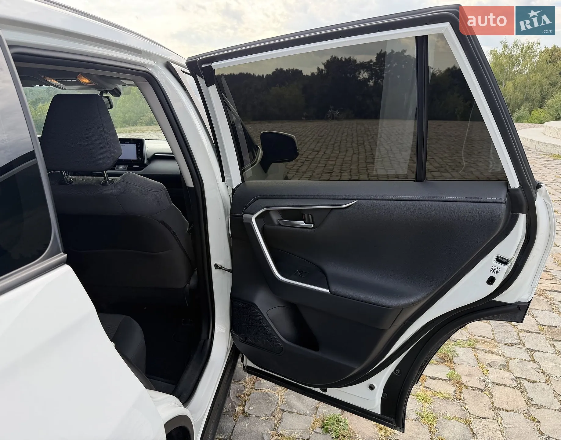 2019 Toyota RAV 4 - мініатюра 36