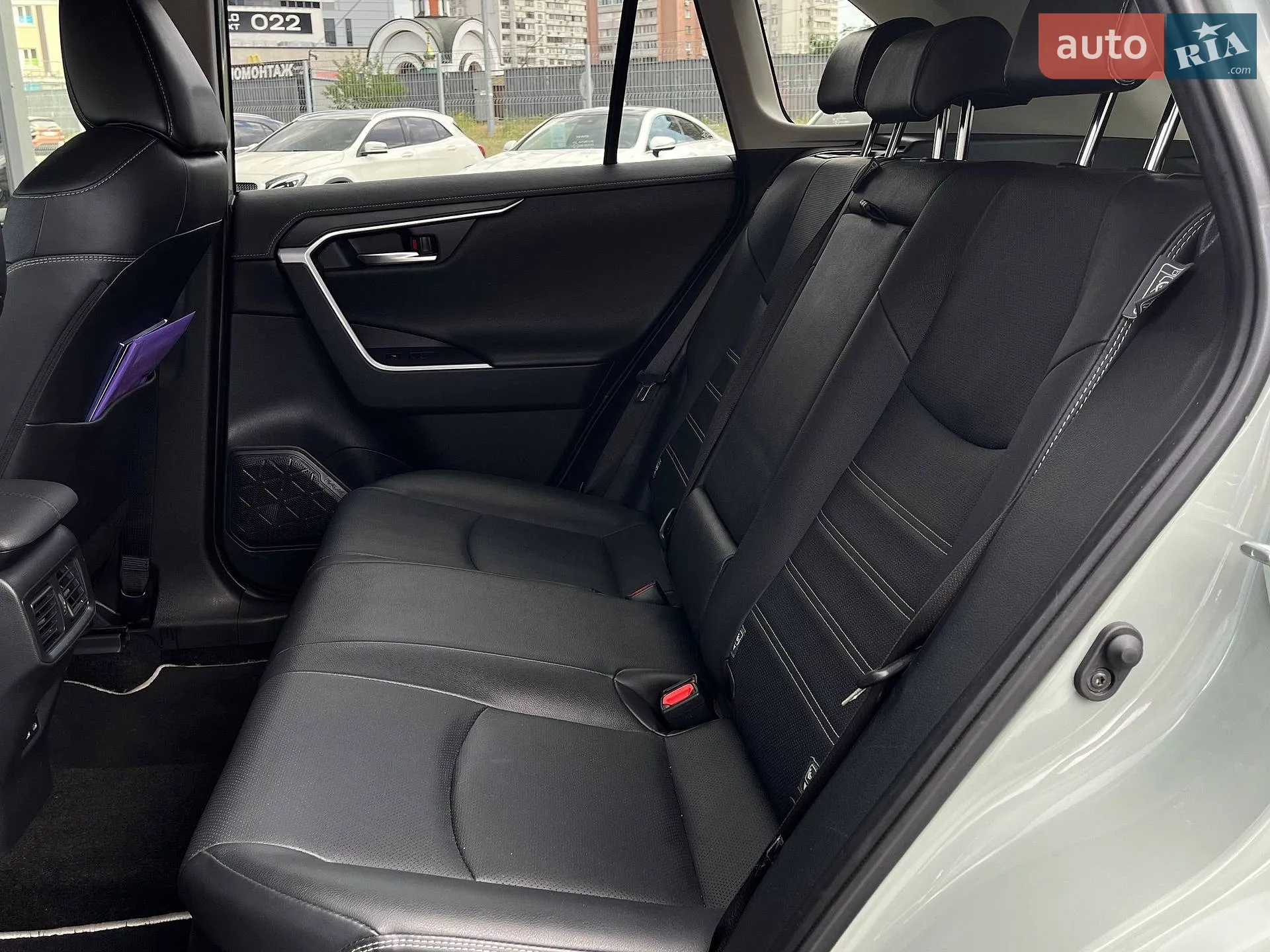 2022 Toyota RAV 4 - мініатюра 13