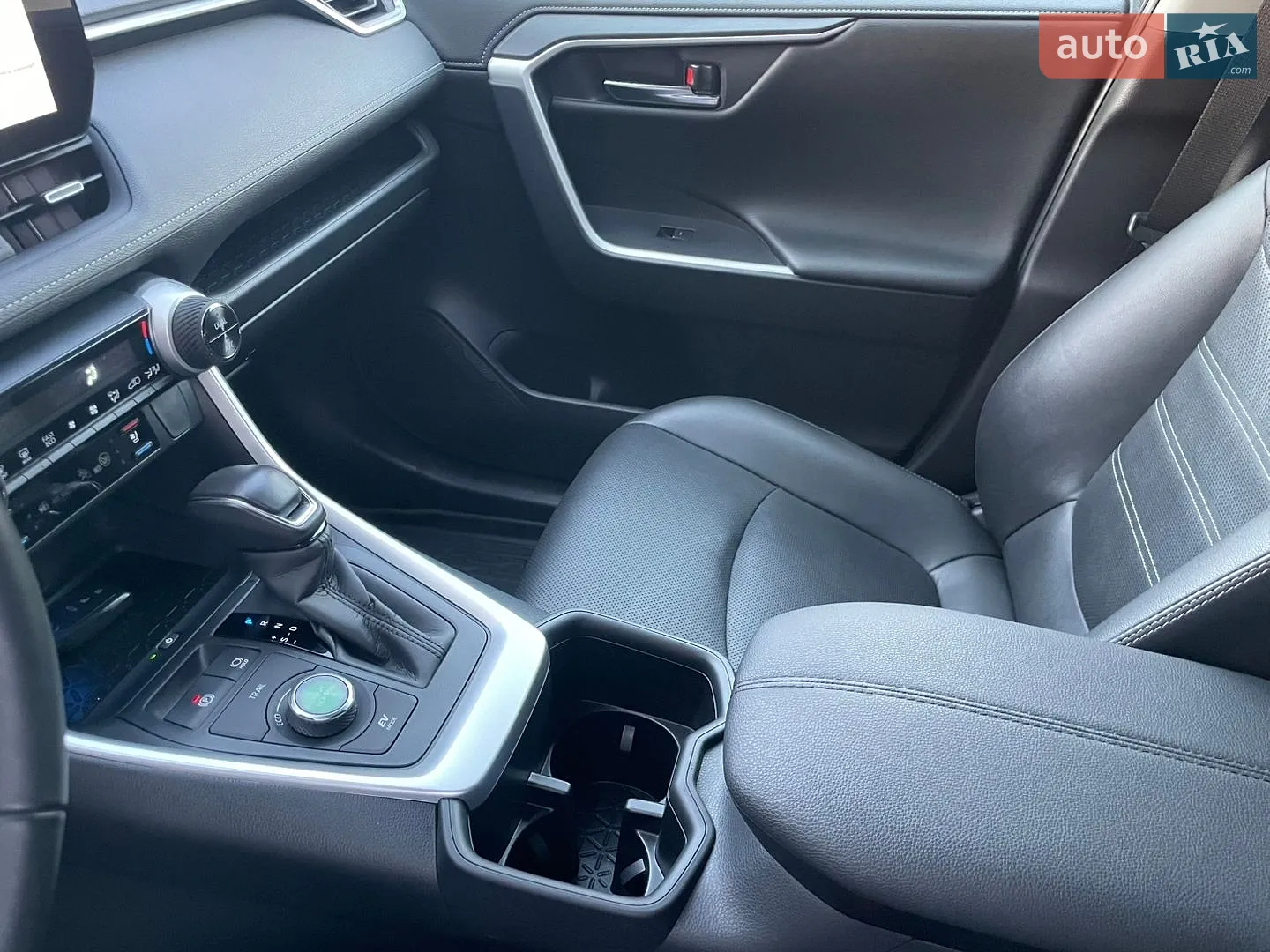 2025 Toyota RAV 4 - мініатюра 44