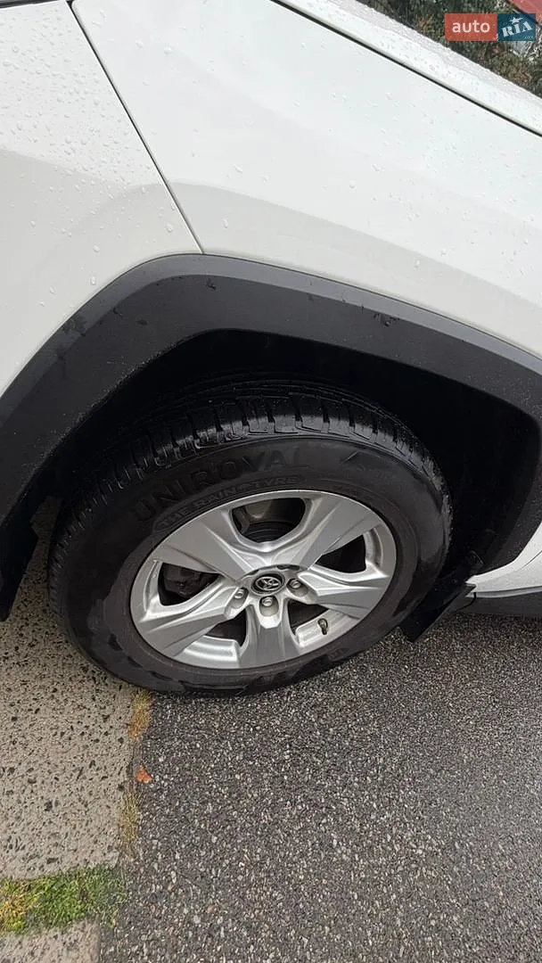 2019 Toyota RAV 4 - мініатюра 18