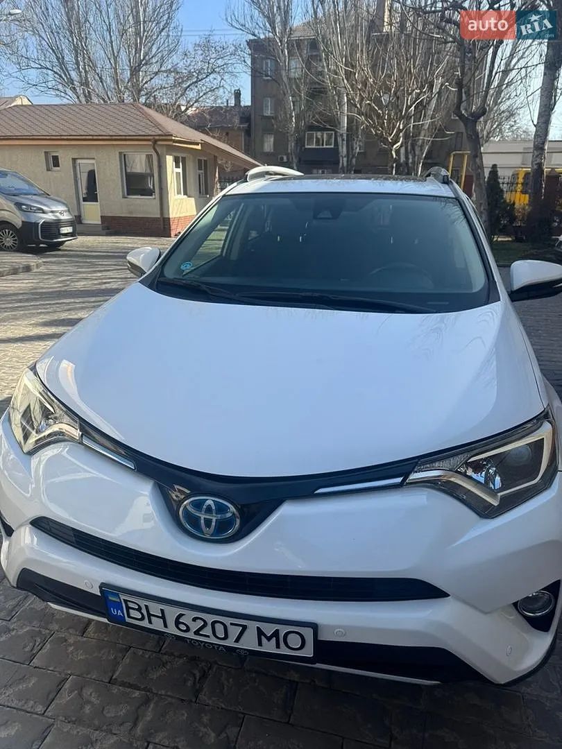 2018 Toyota RAV 4 - фото 1
