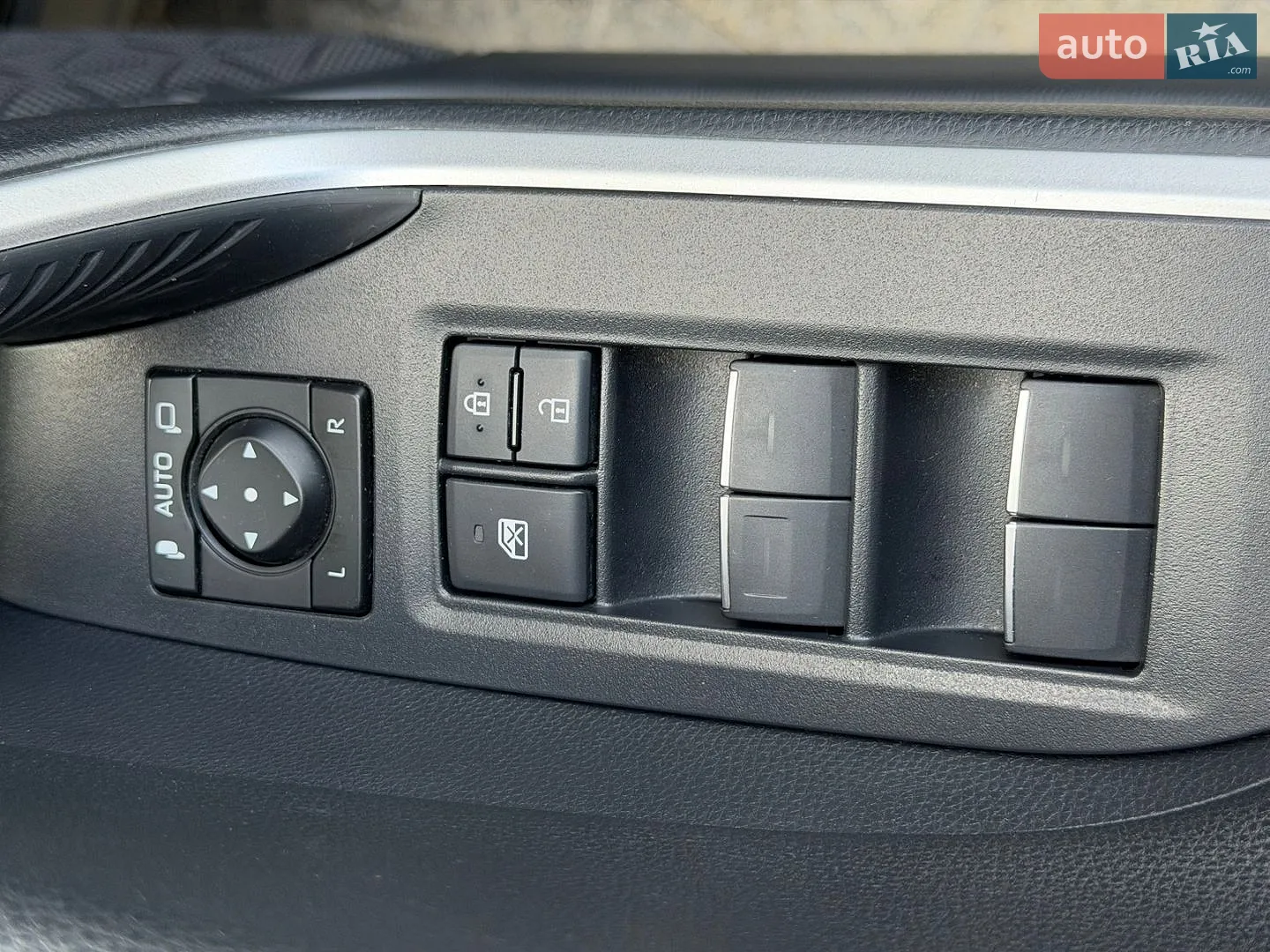 2021 Toyota RAV 4 - мініатюра 25