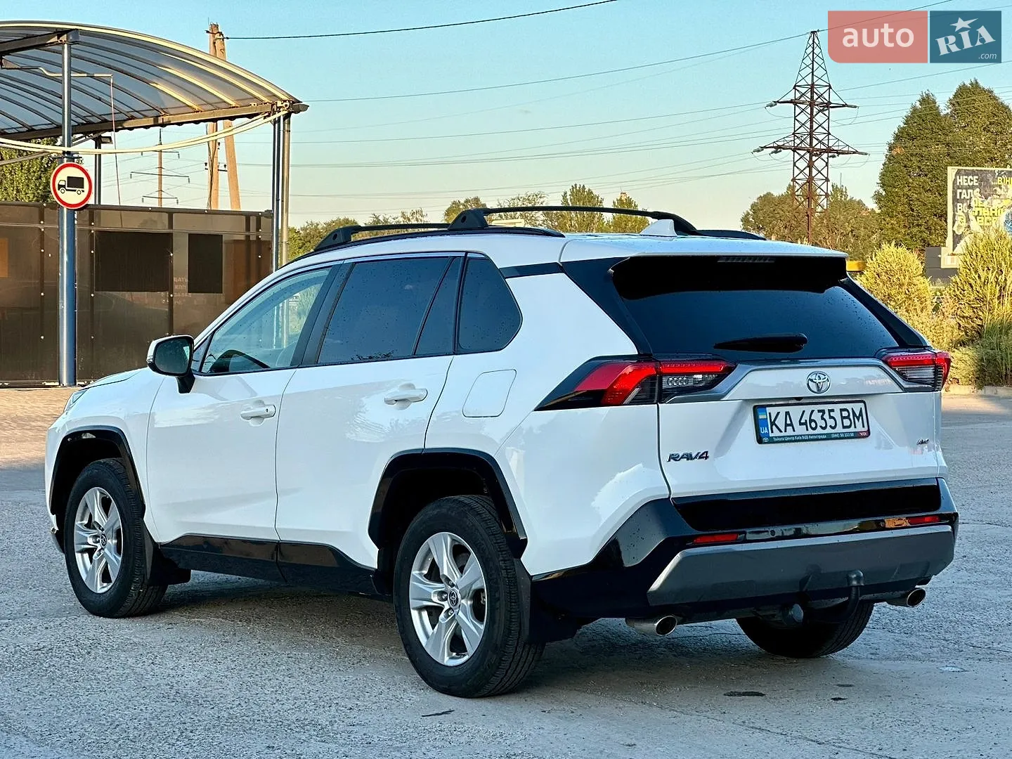 2020 Toyota RAV 4 - мініатюра 6
