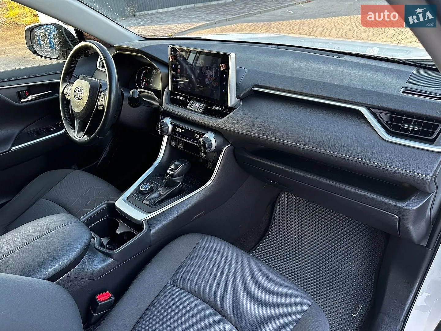 2020 Toyota RAV 4 - мініатюра 21
