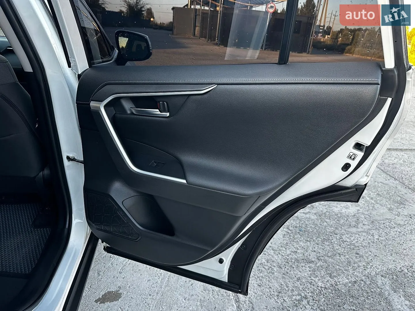 2020 Toyota RAV 4 - мініатюра 28