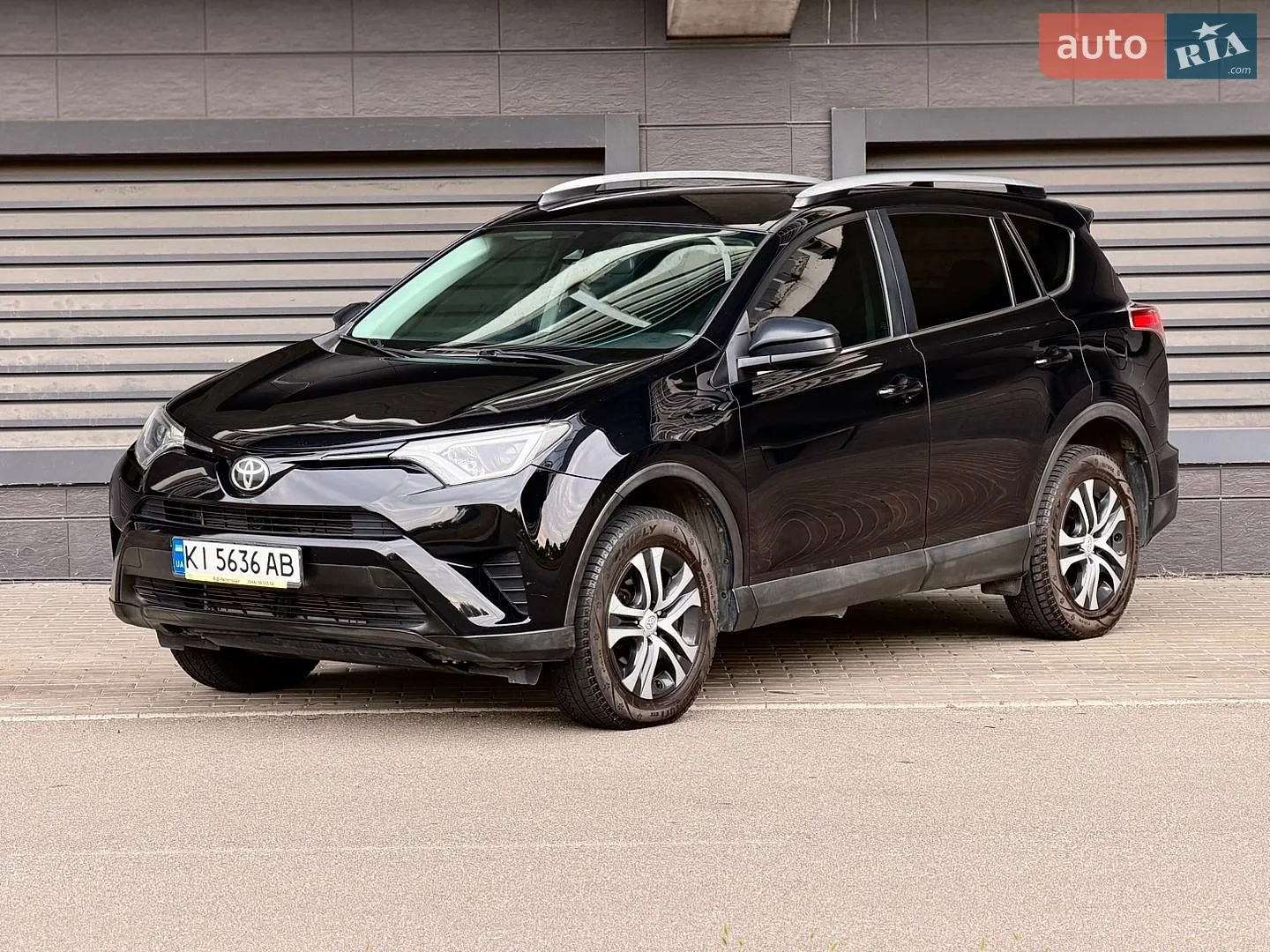 2017 Toyota RAV 4 - мініатюра 3