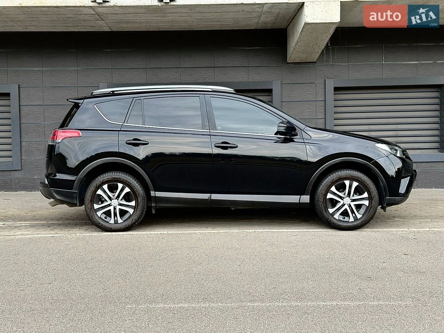 2017 Toyota RAV 4 - мініатюра 10