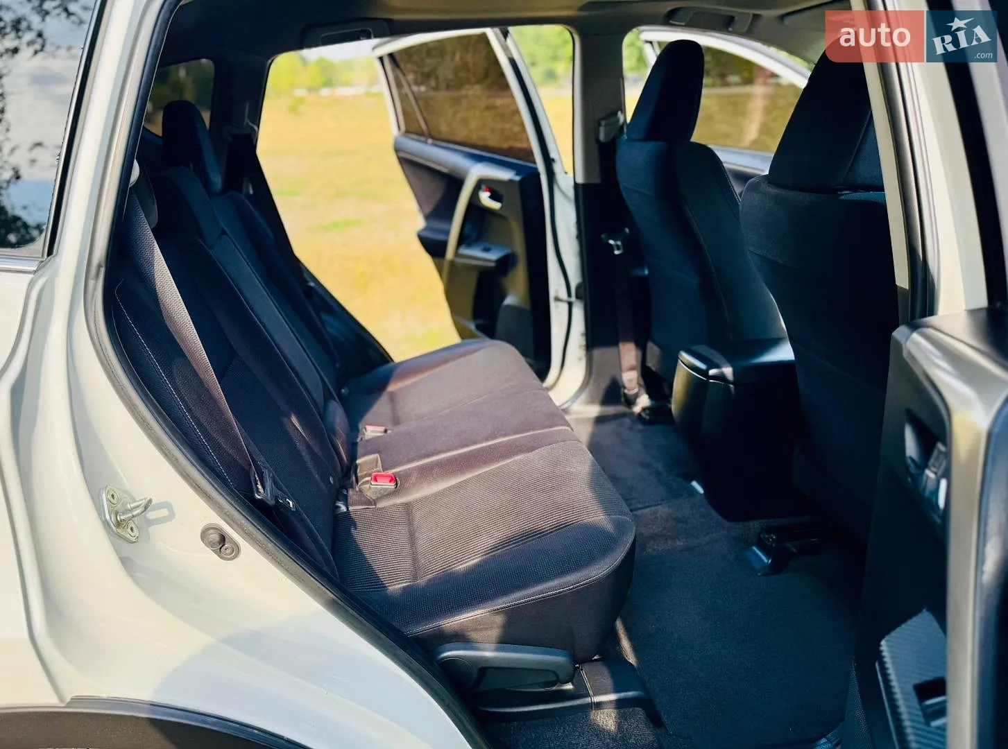 2015 Toyota RAV 4 - мініатюра 15
