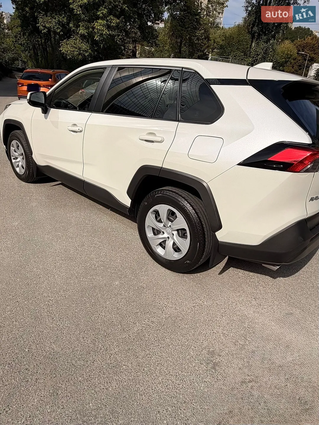 2020 Toyota RAV 4 - мініатюра 3