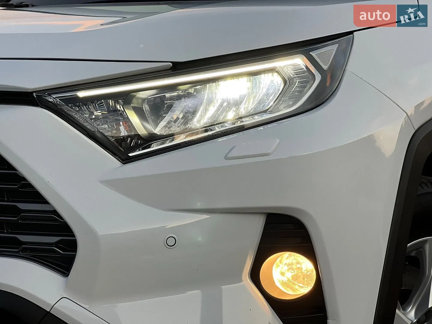 2020 Toyota RAV 4 - мініатюра 11
