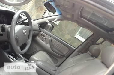 Внедорожник / Кроссовер Toyota Sequoia 2004 в 
