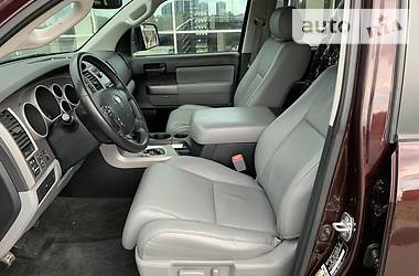 Внедорожник / Кроссовер Toyota Sequoia 2012 в Киеве