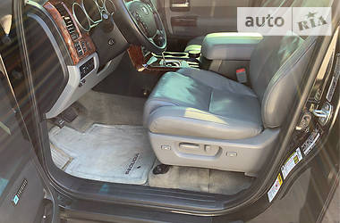 Позашляховик / Кросовер Toyota Sequoia 2008 в 