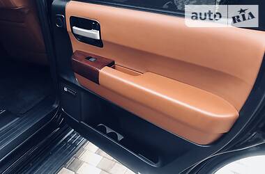Внедорожник / Кроссовер Toyota Sequoia 2014 в 