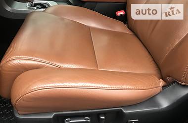 Внедорожник / Кроссовер Toyota Sequoia 2014 в 
