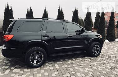 Внедорожник / Кроссовер Toyota Sequoia 2014 в 