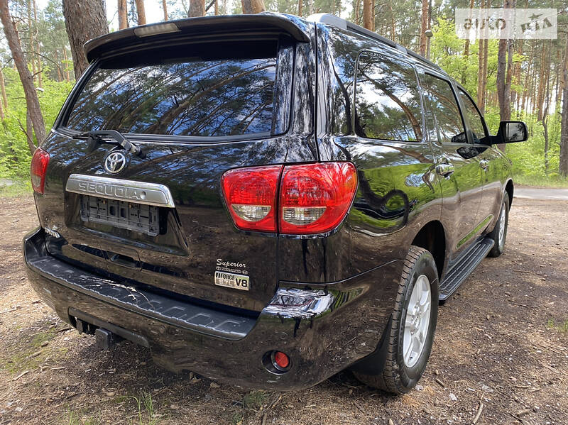 Позашляховик / Кросовер Toyota Sequoia 2009 в Києві