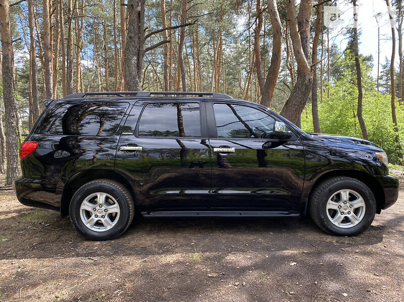 Позашляховик / Кросовер Toyota Sequoia 2009 в Києві