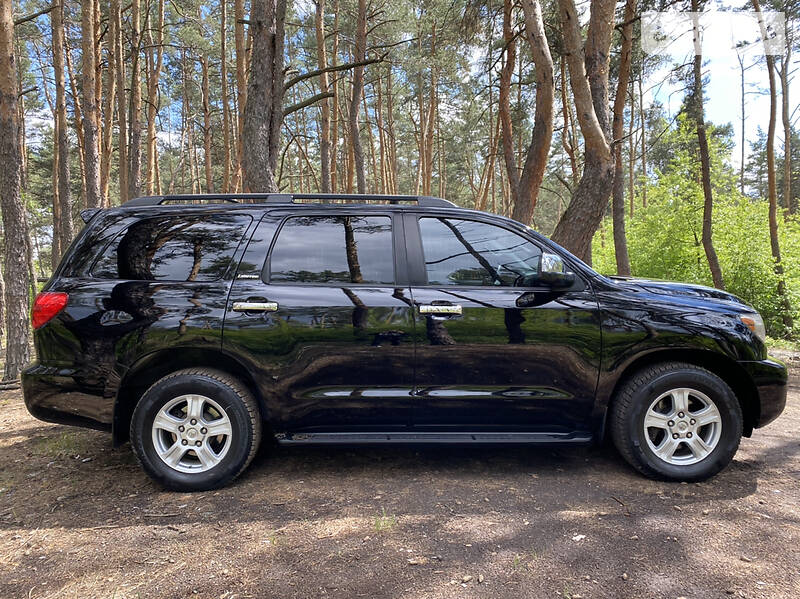 Позашляховик / Кросовер Toyota Sequoia 2009 в Києві