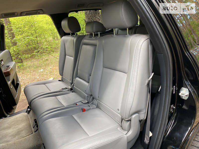 Позашляховик / Кросовер Toyota Sequoia 2009 в Києві
