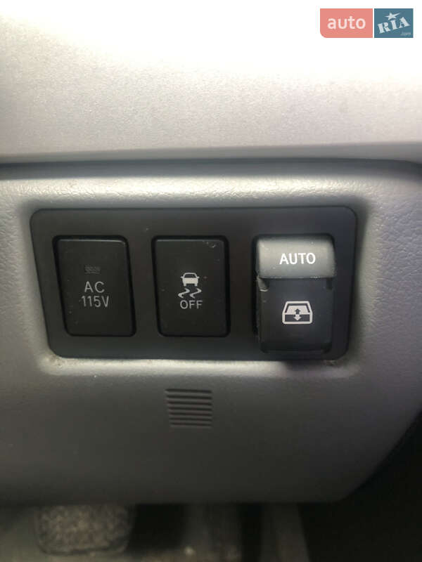 Внедорожник / Кроссовер Toyota Sequoia 2008 в Киеве фото 8 Внедорожник / Кроссовер Toyota Sequoia 2008 в Киеве