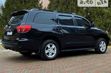 Внедорожник / Кроссовер Toyota Sequoia 2012 в Днепре