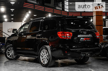 Позашляховик / Кросовер Toyota Sequoia 2014 в Одесі