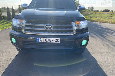 Позашляховик / Кросовер Toyota Sequoia 2010 в Броварах