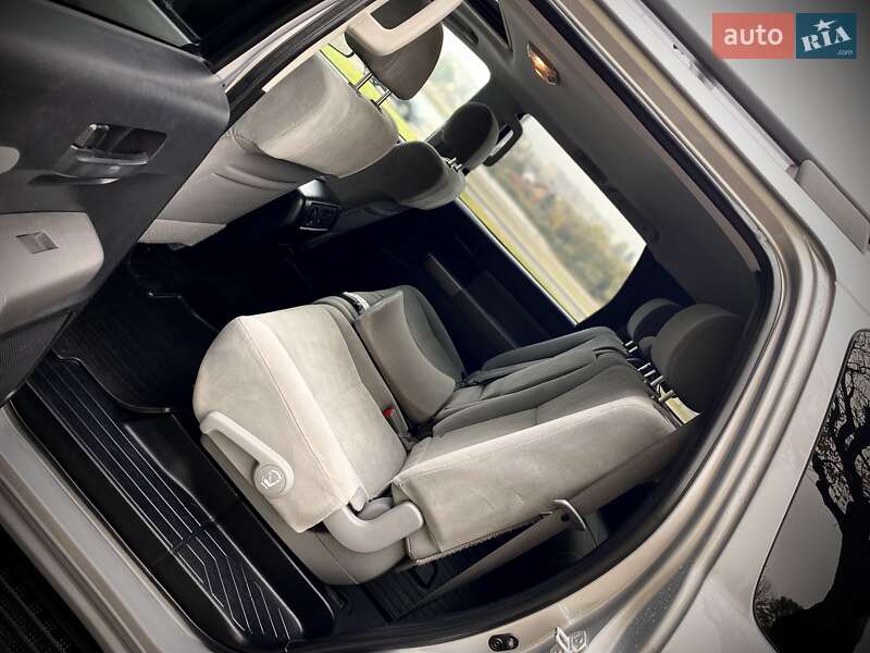 Внедорожник / Кроссовер Toyota Sequoia 2017 в Виннице